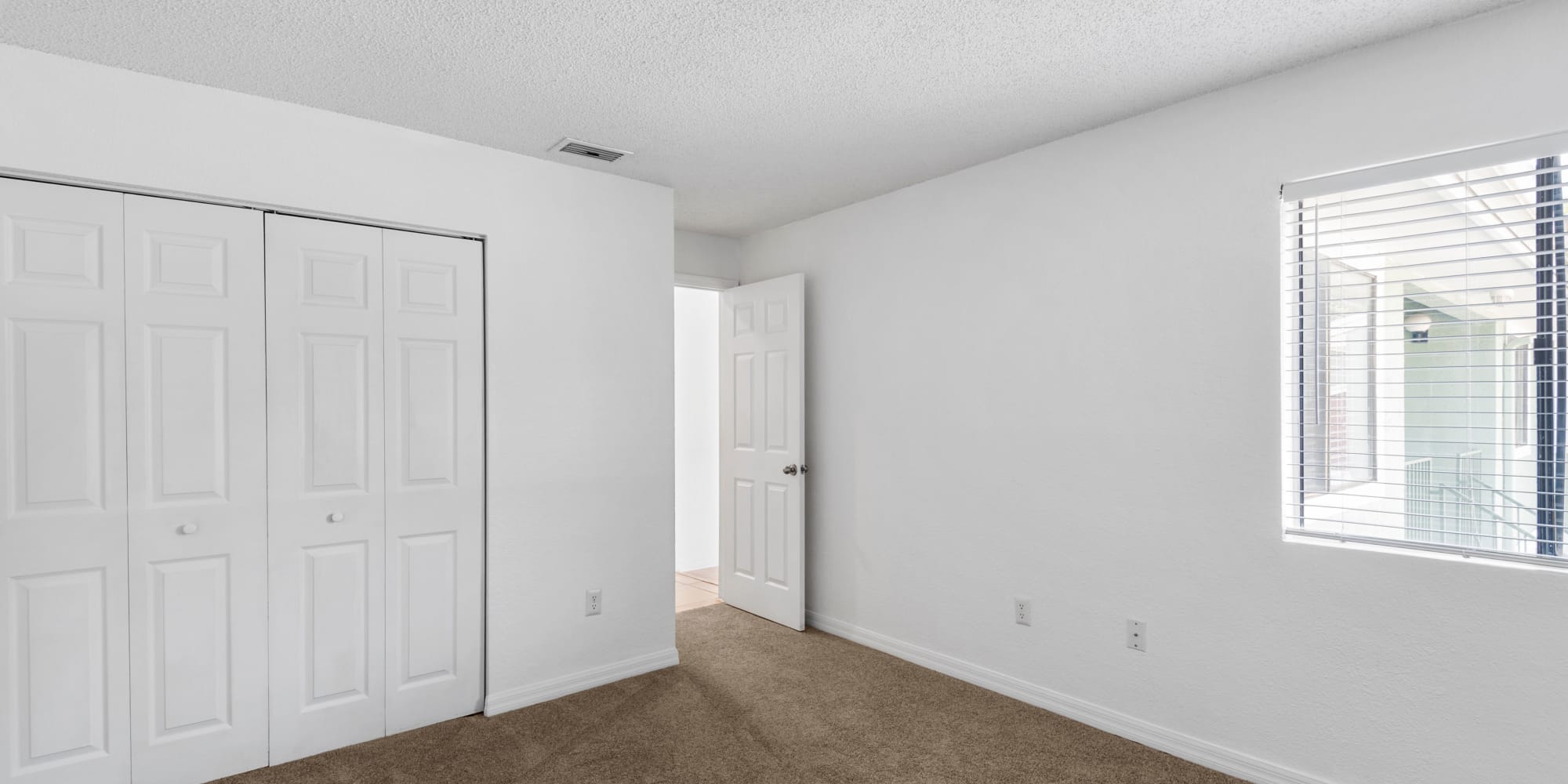 Photos of Stone Creek at Wekiva Apartments in Altamonte Springs, FL